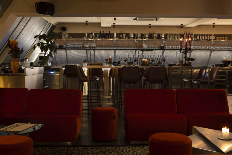 Bar lounge de Dimora Paris aménagé pour un séminaire d’entreprise