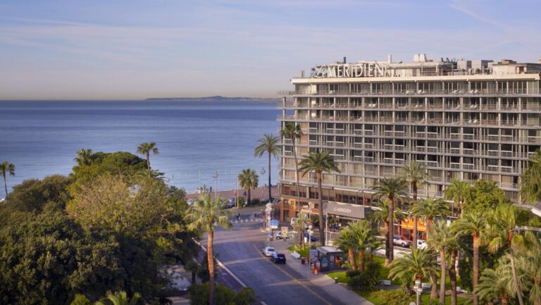 Le Méridien Nice salle conférence moderne séminaire entreprise Côte d'Azur