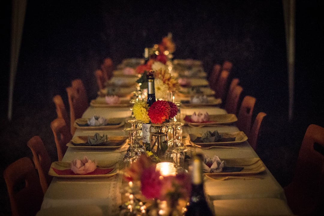 Dîner de gala d'entreprise lors d'un séminaire professionnel