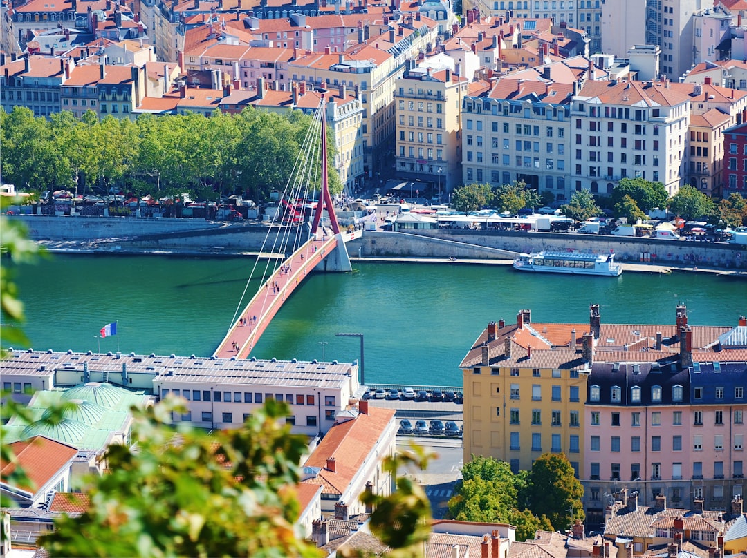 Péniche sur la Saône à Lyon accueillant un événement professionnel insolite